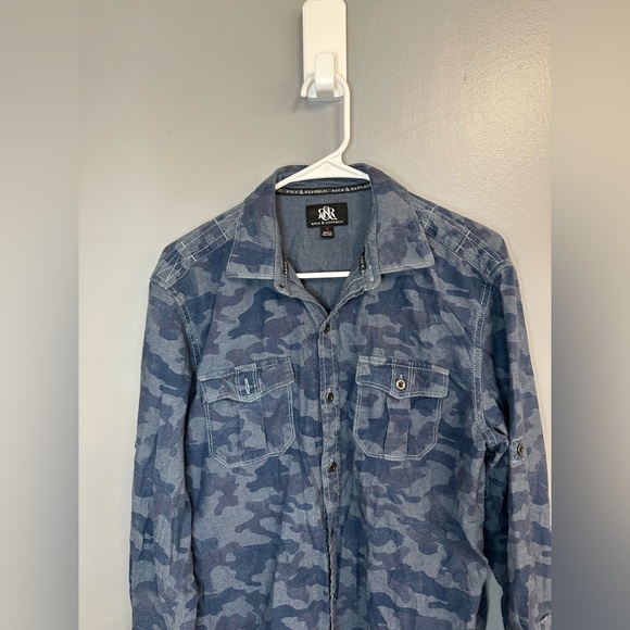 Rock & Republic Men’s Blue Camouflage Button down shirt size Medium - Picture 2 of 14